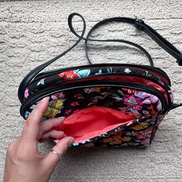 🌺Vera Bradley Crossbody Bag🌺 - Picture 3 of 14